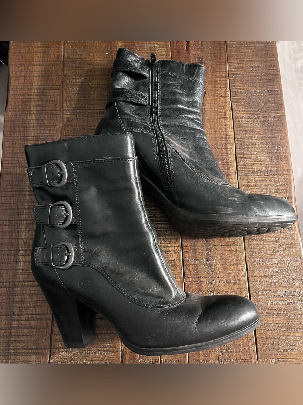 Born Vivi Black Leather Triple Buckle Heeled Ankle Boots Women's 9.5